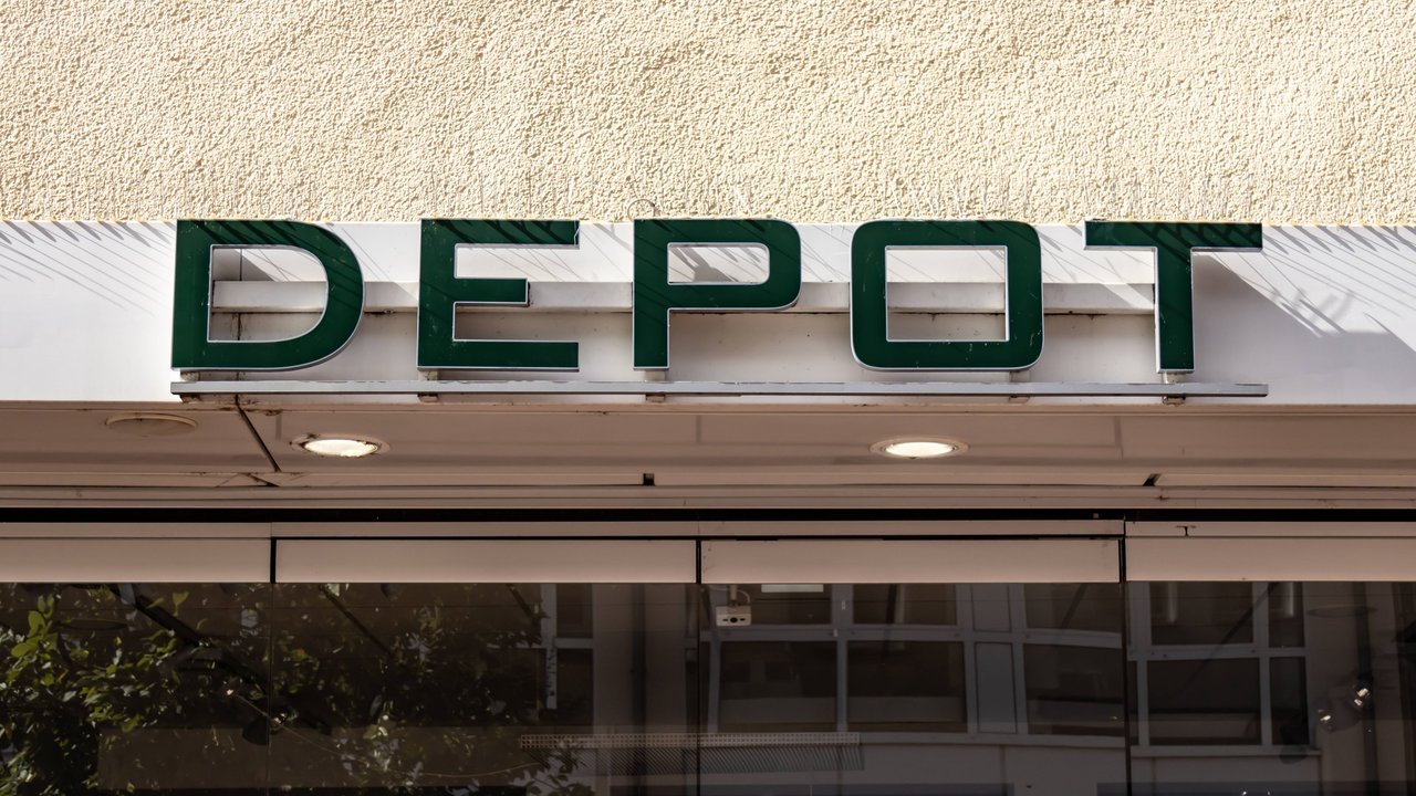 Mit dem neuen Kühlrucksack von Depot wird der nächste Familienausflug ein Riesen-Hit. Mit dem neuen Kühlrucksack von Depot wird der nächste Familienausflug ein Riesen-Hit.