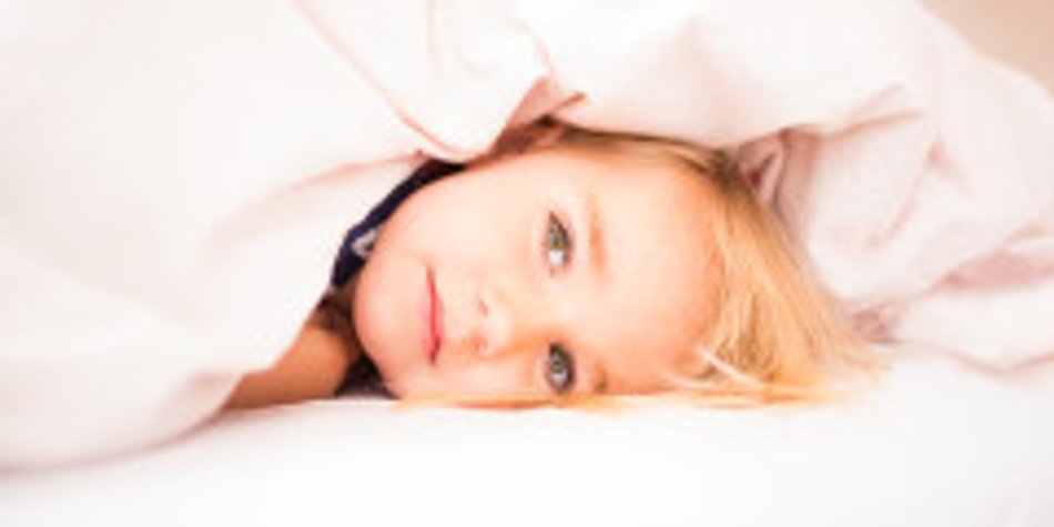 Einschlafprobleme bei Kindern: Ursachen, Folgen und Tipps Einschlafprobleme bei Kindern: Ursachen, Folgen und Tipps