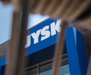Kuschelig warm: Diese Decke von Jysk ist perfekt für kalte Wintertage