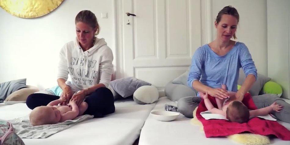 Video: Anleitung für eine wohltuende Babymassage Video: Anleitung für eine wohltuende Babymassage