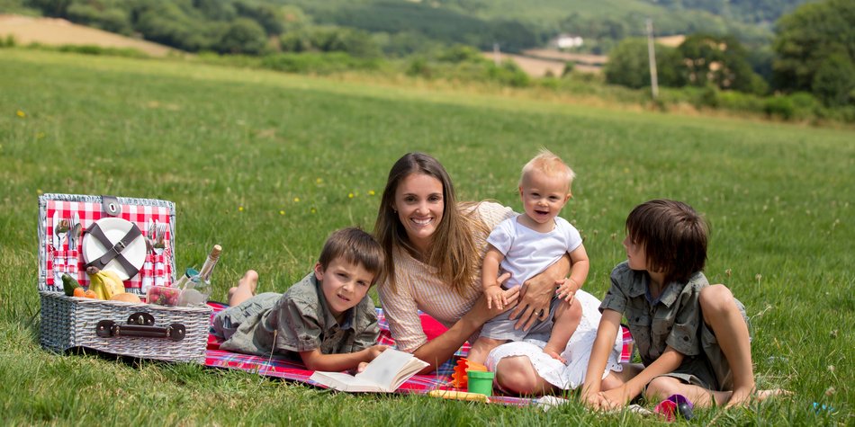 Auf zum ersten Picknick mit dem Baby! Auf zum ersten Picknick mit dem Baby!