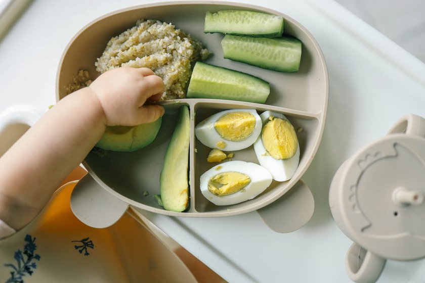 Fingerfood fürs Baby: Gekochter Eier oder Rührei sind für Babys leicht zu essen und daher ideales Fingerfood.