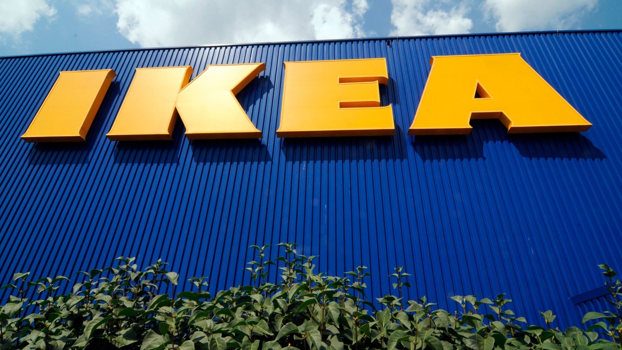 Auch ein Adventskranz kann ganz einfach mit IKEA-Produkten gebastelt werden. Auch ein Adventskranz kann ganz einfach mit IKEA-Produkten gebastelt werden.