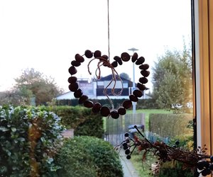 Easy Anleitung: So bastelt ihr euren eigenen Kastanienkranz