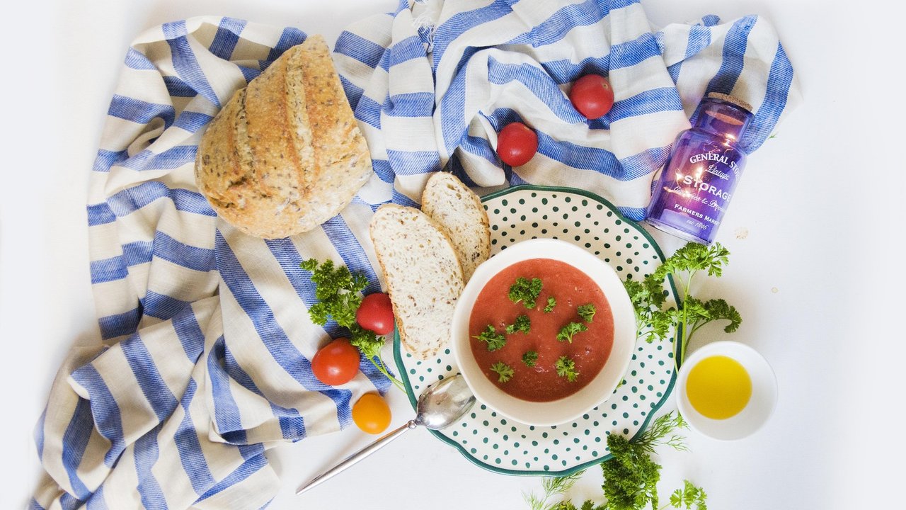 Gazpacho – eine Suppe aus dem Kühlschrank Gazpacho – eine Suppe aus dem Kühlschrank
