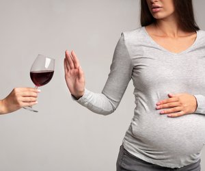 Alkohol und Stillen: Das sollte man bedenken