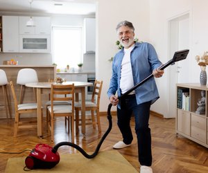 Nie wieder Fitnessstudio? Diese 5 Mini-Bewegungen halten Boomer gesünder denn je!