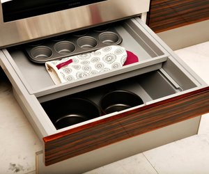 Küchengeheimnis enthüllt: Das ist die praktische Funktion der Schublade unter dem Ofen