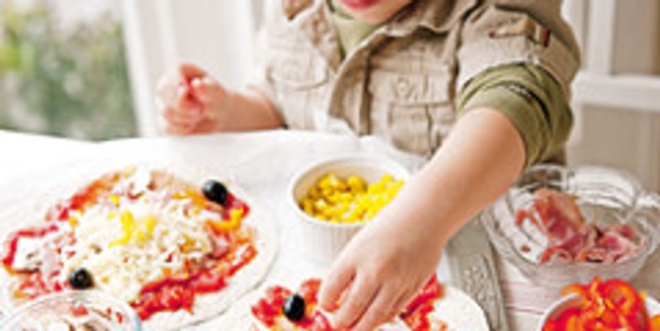 Pizza backen mit Kindern Pizza backen mit Kindern