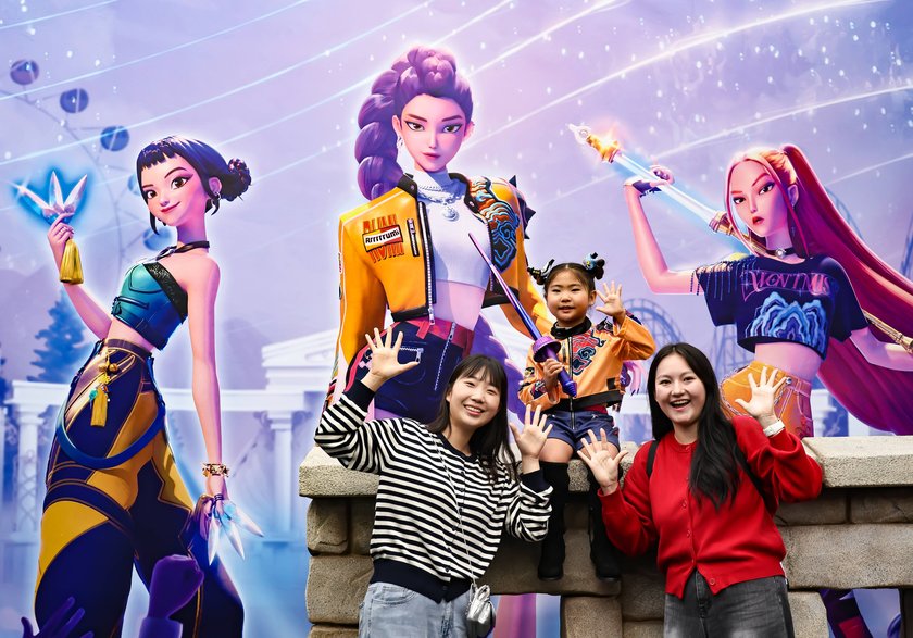 Everland s KPop Demon Hunters theme attraction opens in Yongin People visit a new attraction inspired by the Netflix animated film KPop Demon Hunters at the Everland theme park in Yongin, Gyeonggi Province, South Korea, September 30, 2025. Everland, one of South Korea s largest theme parks, recently opened a new themed zone in collaboration with Netflix as part of the park s autumn festival. Yongin Korea, Republic Of Copyright: xMatrixxImages/LeexSang-hoonx Everland s KPop Demon Hunters theme attraction opens in Yongin People visit a new attraction inspired by the Netflix animated film KPop Demon Hunters at the Everland theme park in Yongin, Gyeonggi Province, South Korea, September 30, 2025. Everland, one of South Korea s largest theme parks, recently opened a new themed zone in collaboration with Netflix as part of the park s autumn festival. Yongin Korea, Republic Of Copyright: xMatrixxImages/LeexSang-hoonx