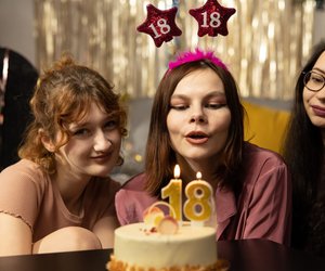 Glückwünsche zum 18. Geburtstag: 25 liebe und lustige Grüße zum Verschicken