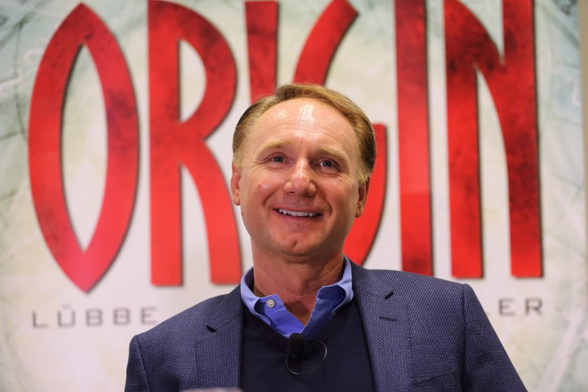 Themen der Woche Bilder des Tages DAN BROWN BUCHMESSE FRANKFURT PUBLICATIONxNOTxINxUSA Themen der Woche Bilder des Tages DAN BROWN BUCHMESSE FRANKFURT PUBLICATIONxNOTxINxUSA