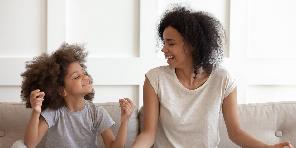 7 Gründe, warum man mit Kindern meditieren üben sollte 7 Gründe, warum man mit Kindern meditieren üben sollte