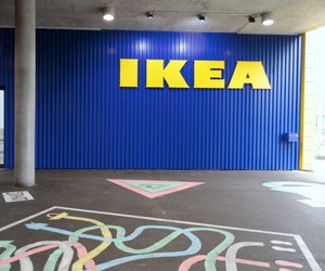 Der Adventskranz aus diesem Ikea-Hack ist für alle, die für Weihnachts-Deko nicht viel ausgeben wollen
