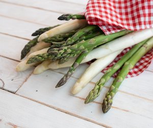 Spargel und Stillen: Ein problematisches Lebensmittel?