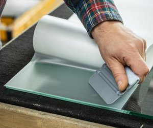 Fensterfolie anbringen: Mit unserer Anleitung geht es ganz leicht