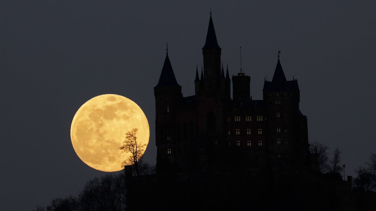 Mystische Stimmung auf der Burg Hohenzollern Mystische Stimmung auf der Burg Hohenzollern