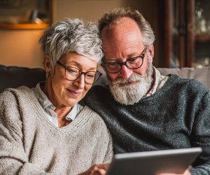 Von Krimi bis Drama: 15 Boomer-Serien, die auch ein reiferes Publikum richtig packen