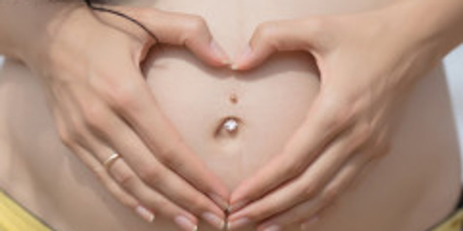 Schwangerschaftspiercing - So bleibt der Bauch geschmückt Schwangerschaftspiercing - So bleibt der Bauch geschmückt