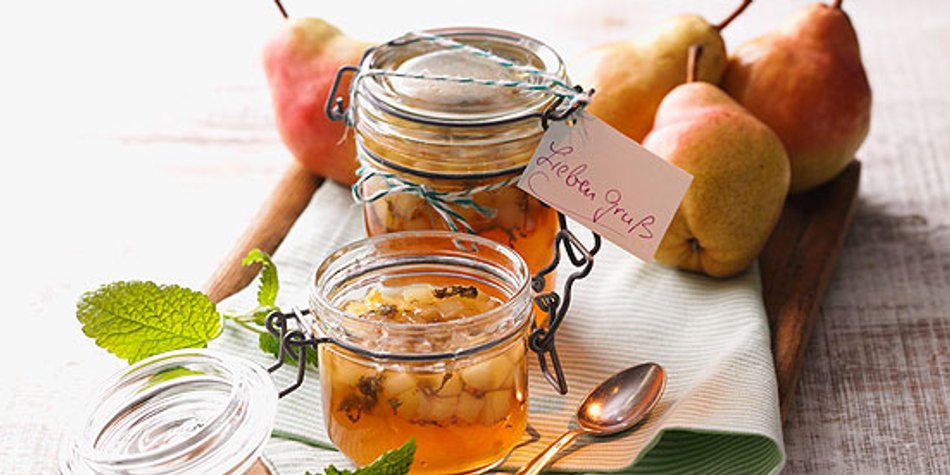 Rezept für Apfel-Birnen-Konfitüre mit Zitronenmelisse Rezept für Apfel-Birnen-Konfitüre mit Zitronenmelisse