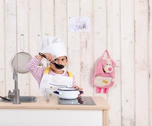 Spielküchen-Vergleich: Die 6 schönsten Modelle für kleine Nachwuchs-Köche