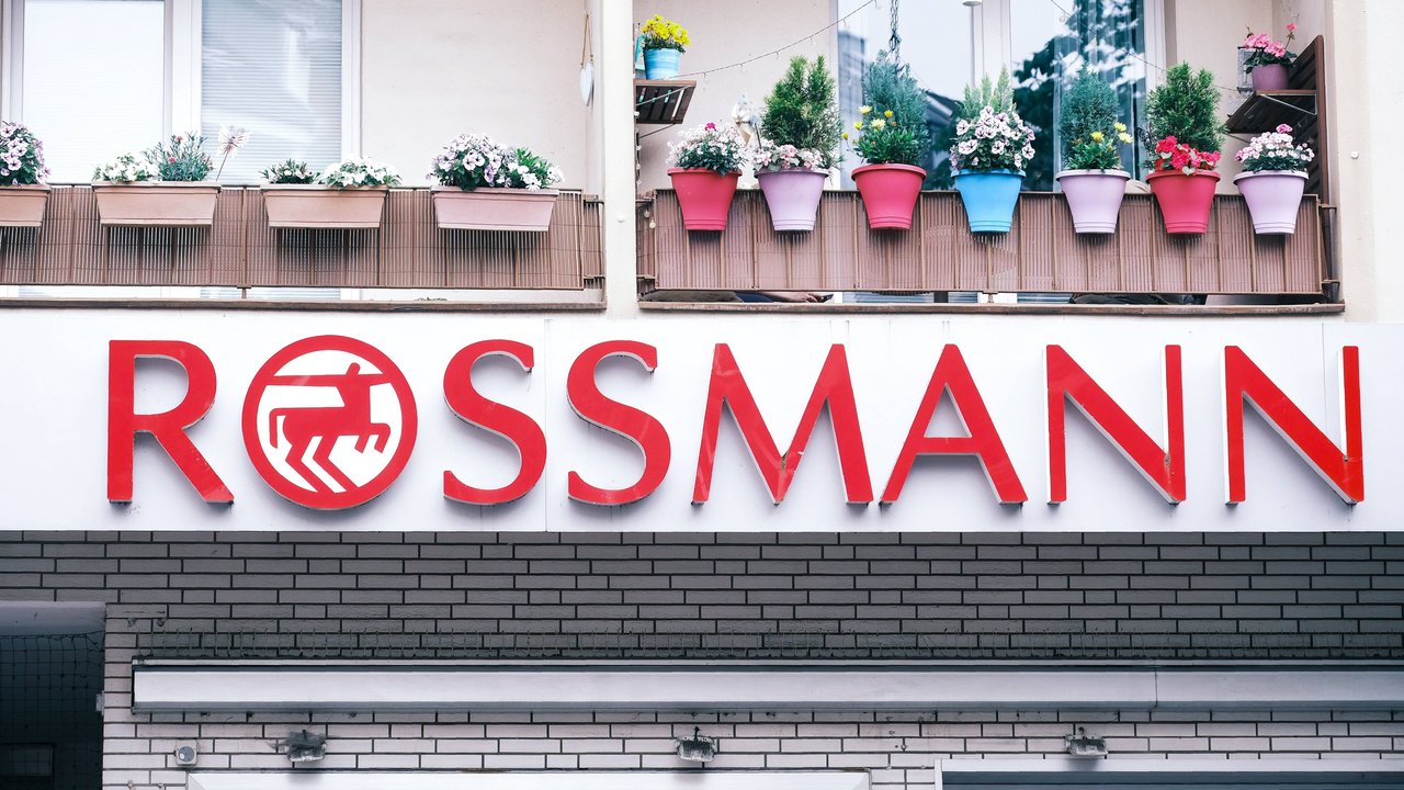 Bei Rossmann gibt es ein tolles Sommerspiel für Kinder. Bei Rossmann gibt es ein tolles Sommerspiel für Kinder.