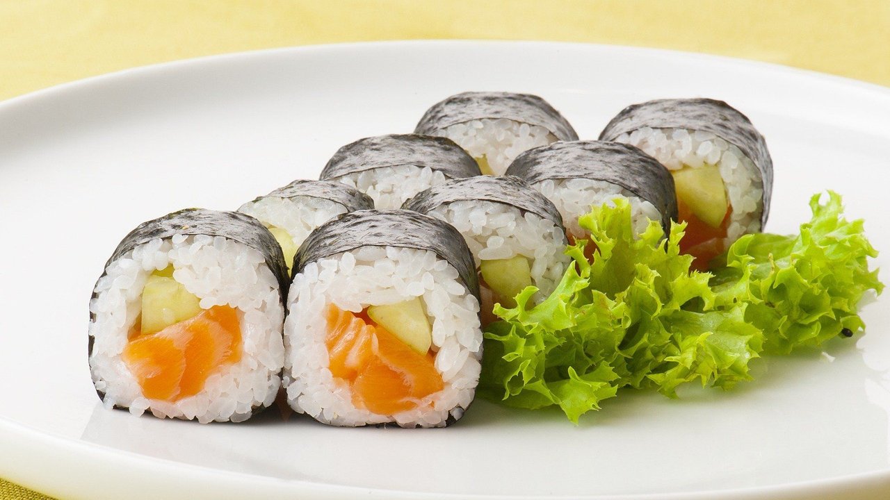 Sushi-Reis hat ein rundes und besonders stärkehaltiges Korn.