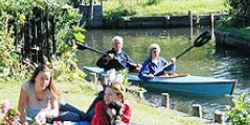 Mit dem Boot auf der Spree Mit dem Boot auf der Spree
