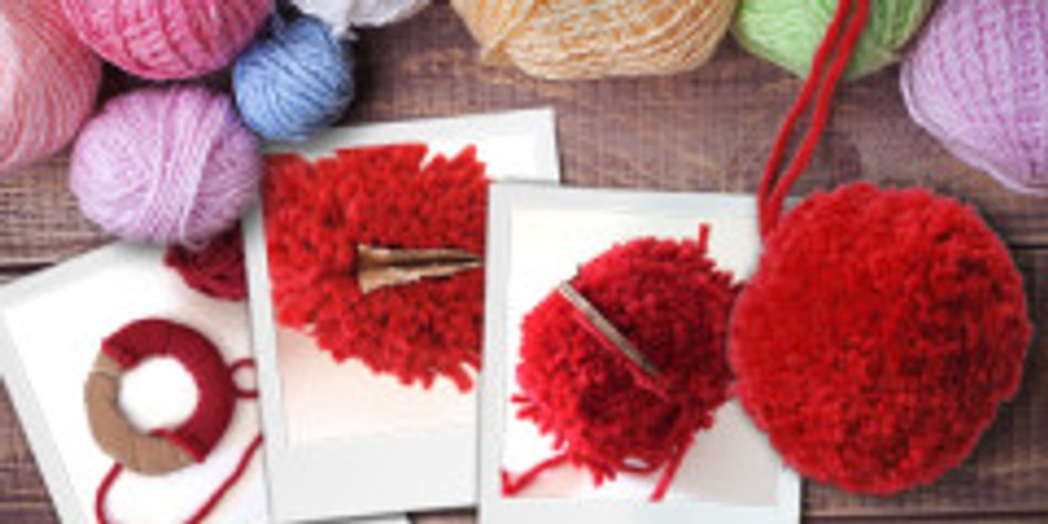 Pompons basteln: Wie mache ich eine Bommel selber? Pompons basteln: Wie mache ich eine Bommel selber?