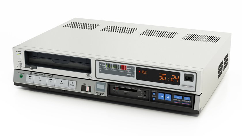 6 Gegenstände, die früher in jeder Garage standen und heute absoluter Kult sind: Der Videorekorder 6 Gegenstände, die früher in jeder Garage standen und heute absoluter Kult sind: Der Videorekorder