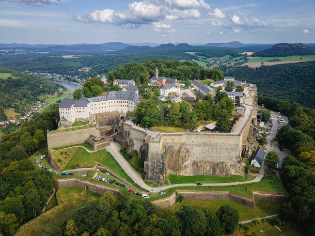 Die Festung Königstein zeugt von mehr als 800 Jahren Festungsbaukunst.