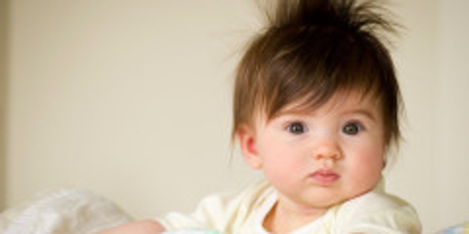 Baby-Haare: Haarausfall, Pflege und Haarfarbe Baby-Haare: Haarausfall, Pflege und Haarfarbe