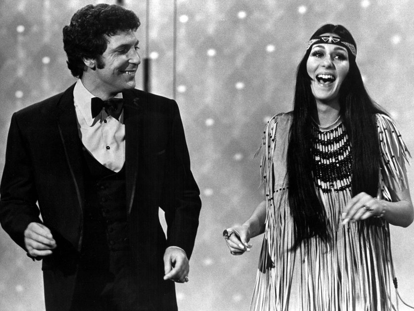 Cher mit Tom Jones, ca. 1970 in "The Beat goes on" Cher mit Tom Jones, ca. 1970 in "The Beat goes on"