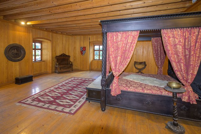 Schlafzimmer der mittelalterlichen Höhlenburg, Predjama Schlafzimmer der mittelalterlichen Höhlenburg, Predjama