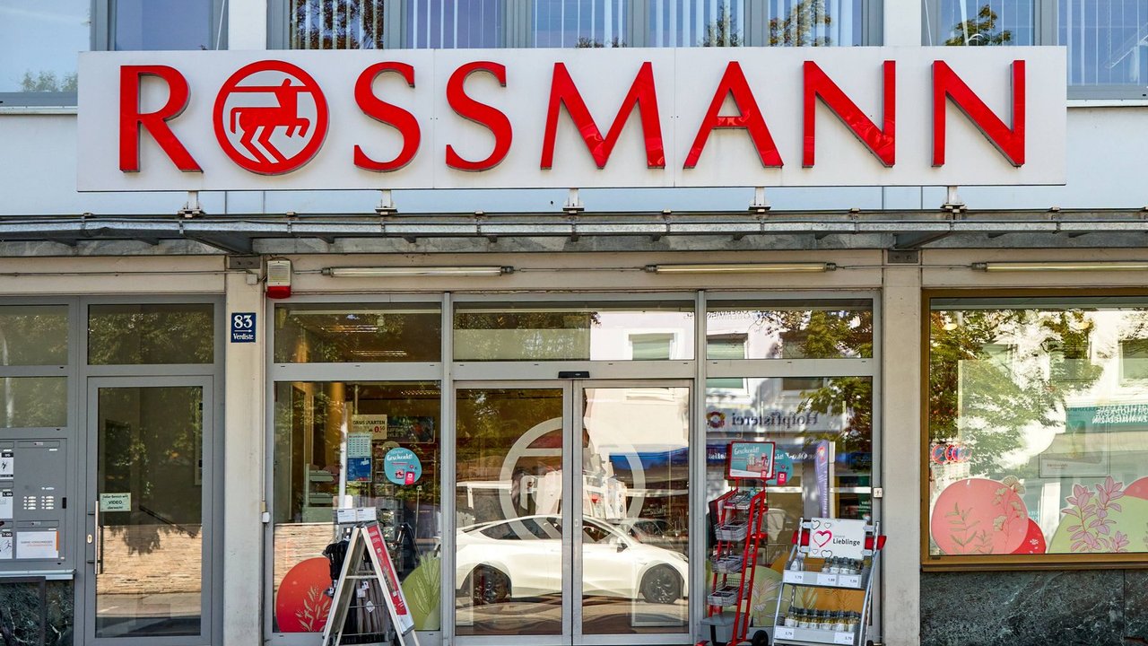 Bei Rossmann gibt's gerade Ofenhandschuhe mit niedlichen Cupcake-Motiven.