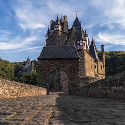 Diese Burg aus dem Mittelalter ist bis heute unzerstört
