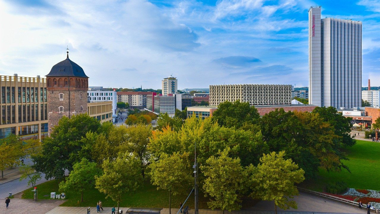 Chemnitz ist die größte Stadt mit C in Deutschland. Chemnitz ist die größte Stadt mit C in Deutschland.