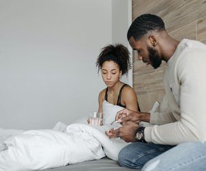 Spitzwegerich Hustensaft: Ist er in der Schwangerschaft erlaubt?