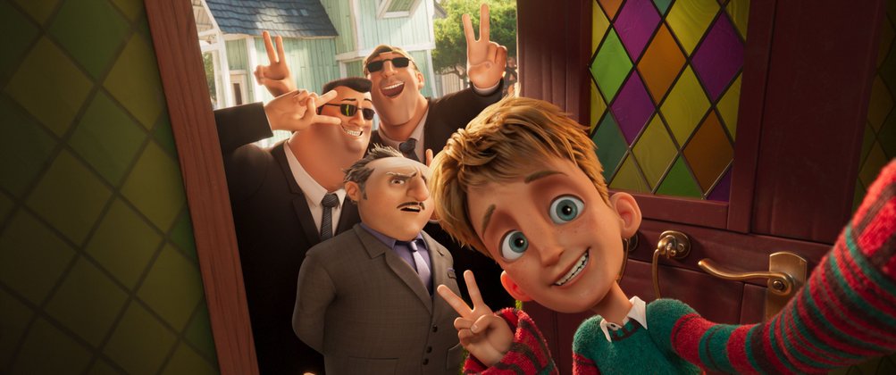 Das Geheimnis von La Mancha: Ein unerwartetes Selfie: Alfonso öffnet Carrasco und seinen Männern die Tür. Das Geheimnis von La Mancha: Ein unerwartetes Selfie: Alfonso öffnet Carrasco und seinen Männern die Tür.