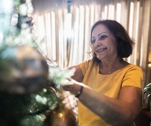 Echt peinlich: 5 Boomer-Dekorationen, die keiner mehr am Weihnachtsbaum haben will