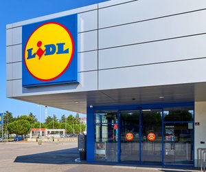 Für die Festtage: Auf der Etagere von Lidl sehen Köstlichkeiten noch leckerer aus