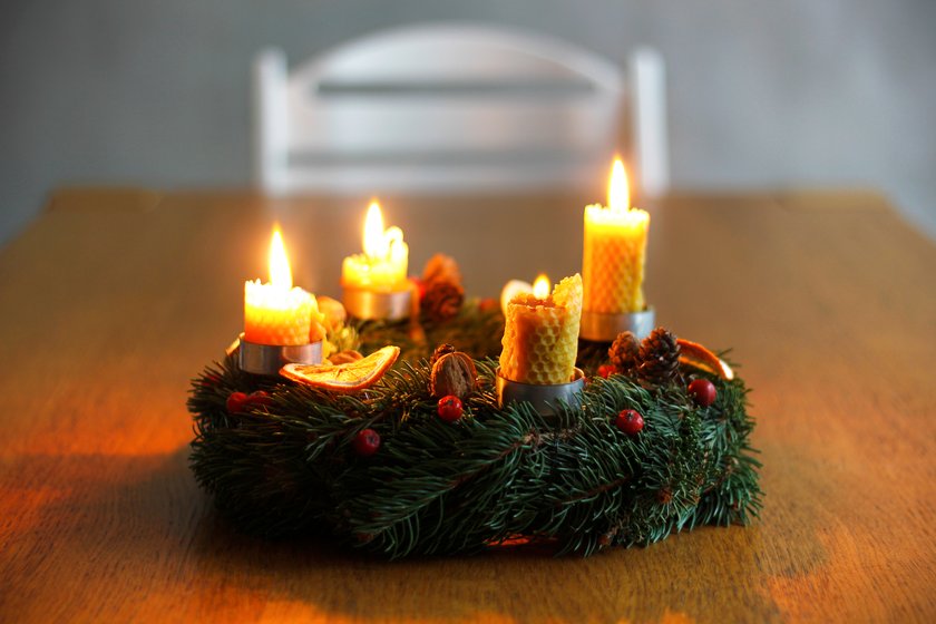 Adventskranz mit Bienenwachskerzen