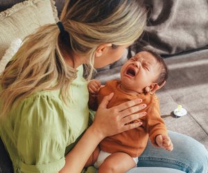 Ein Baby schreien lassen? Diese Konsequenzen drohen
