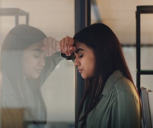 Psychologie: 6 SOS-Signale deines Körpers, die du nicht ignorieren darfst