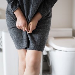 Blasenschwäche bei Frauen: Warum ihr darüber sprechen dürft und wie ihr Inkontinenz in den Griff bekommt