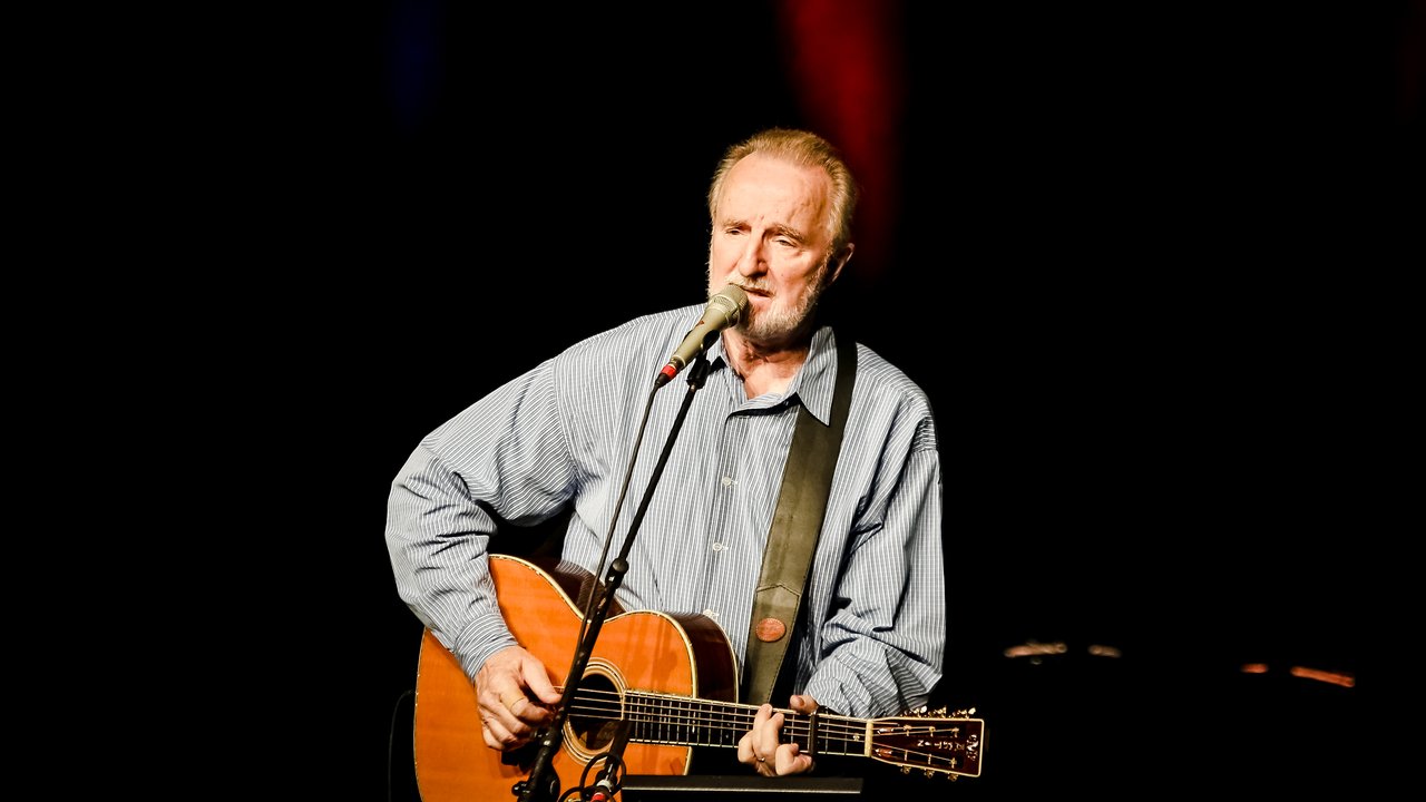 Hannes Wader in der Rheinhausenhalle in Duisburg am Samstag den 27.09.2014. Foto: Lars Heidrich / WAZ FotoPool