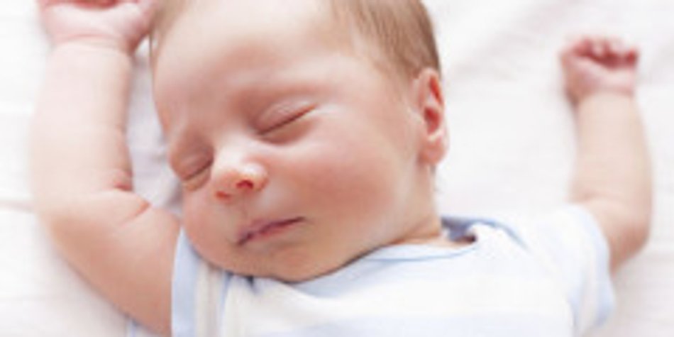 Plötzlicher Kindstod: So schläft dein Baby sicher Plötzlicher Kindstod: So schläft dein Baby sicher