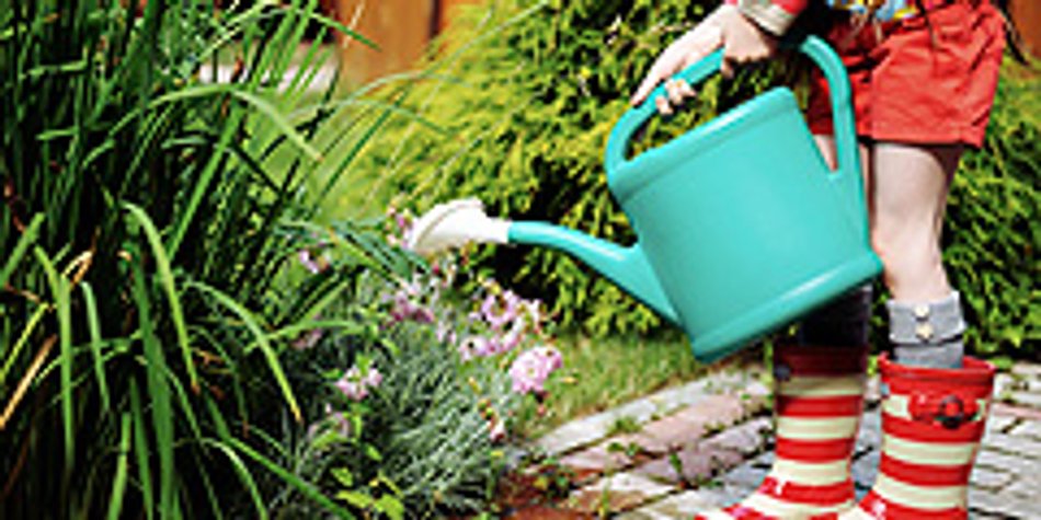 Gartenarbeit im Juni & Juli - Tipps für Kinder & Eltern Gartenarbeit im Juni & Juli - Tipps für Kinder & Eltern