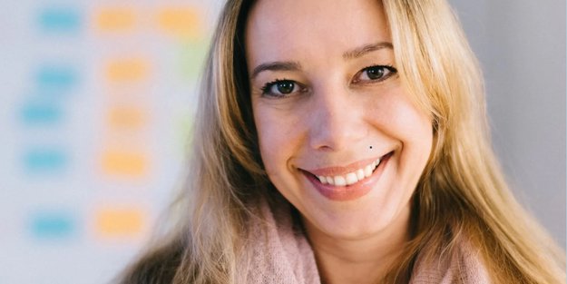 Montagmorgen, Bauchschmerzen, Tränen: Warum dein Kind vielleicht nicht krank, sondern überfordert ist