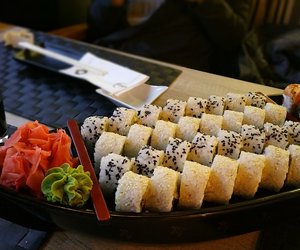 Was ist Sushi und woher kommt es?